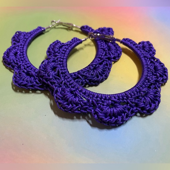 CROCHET SHELL LACE HOOP EARRINGS- ROYAL PURPLE - Picture 2 of 3
